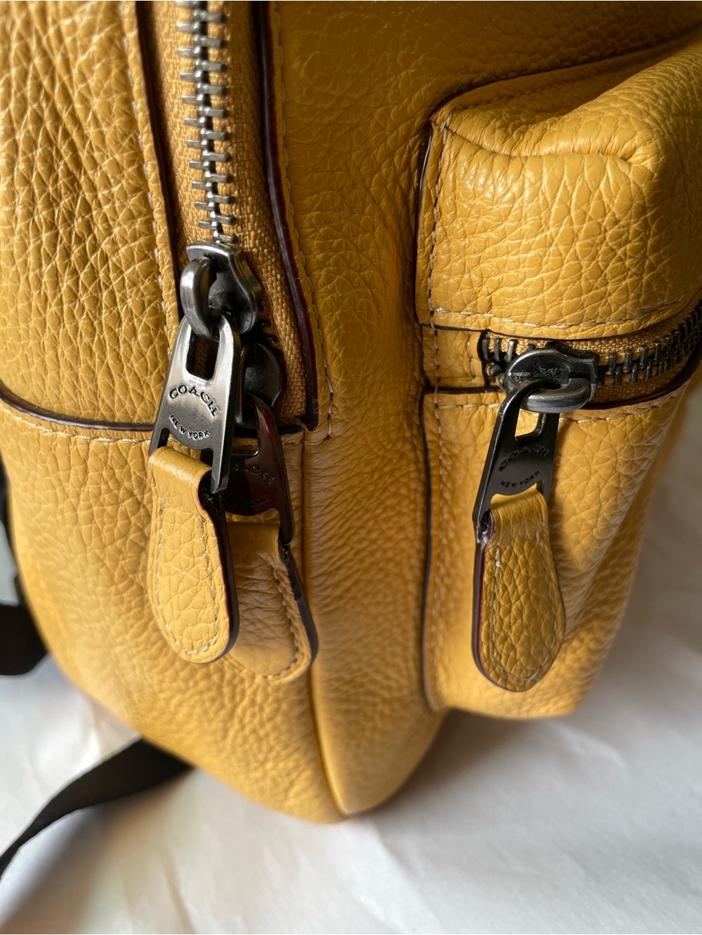 Coach 2020 EUC 100% pebbled leather Medium Charlie backpack in a mustard yellow - Picture 13 of 13